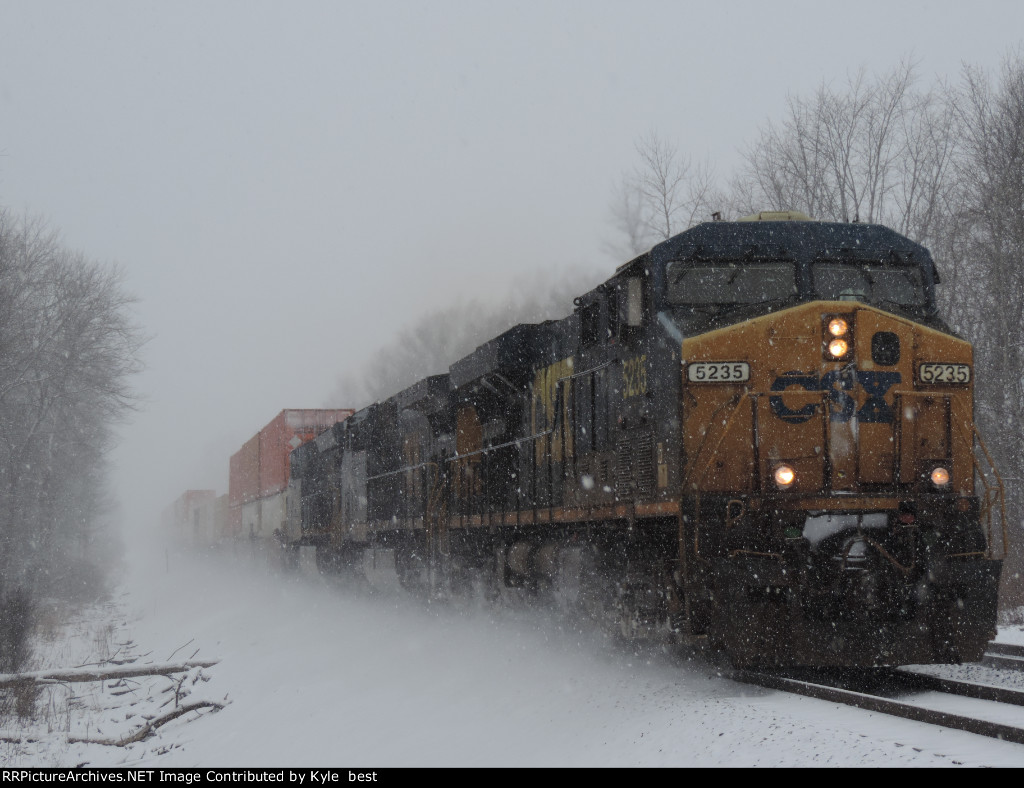 CSX 5235 on I020